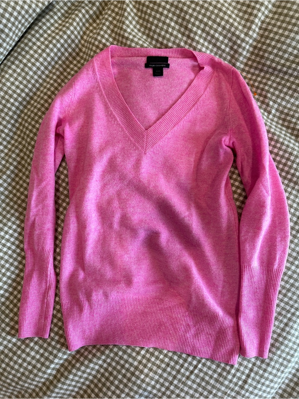 Women's V-Neck Cashmere Sweater - Pink